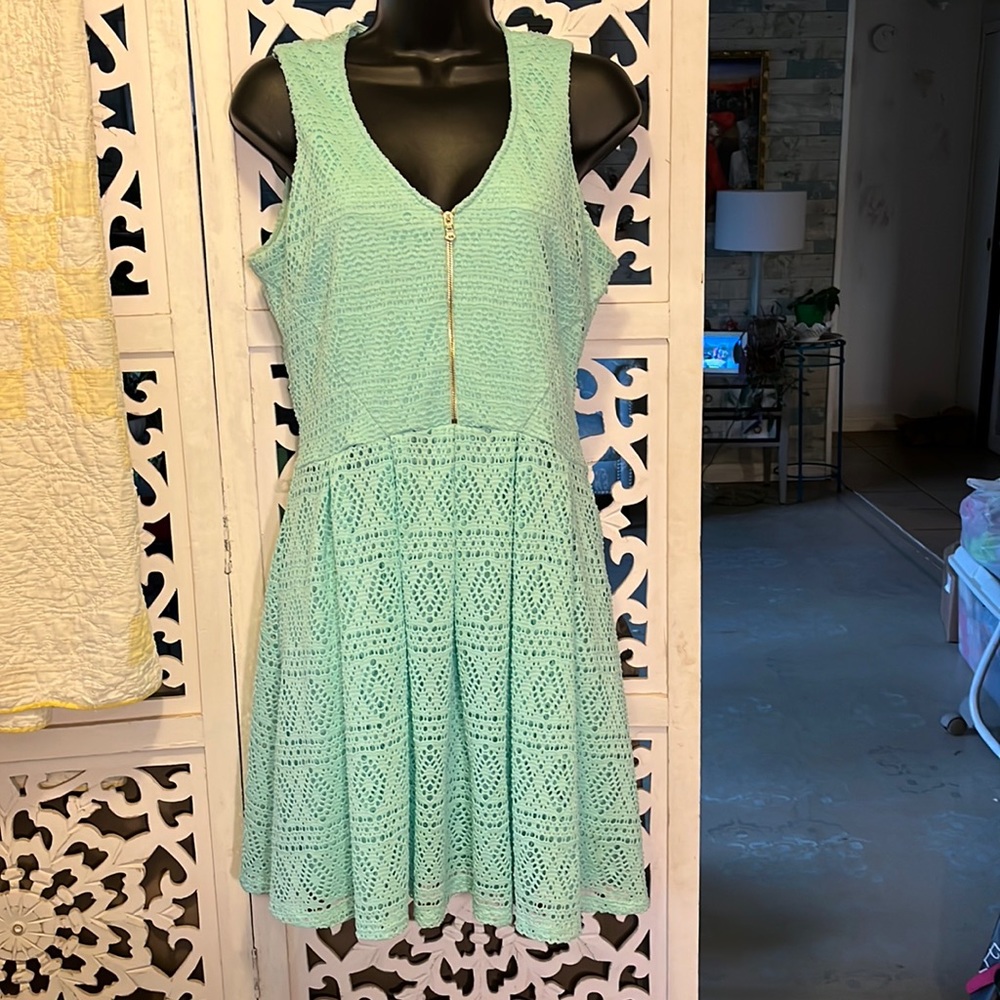 Guess- stunning spring/summer dress . Size M